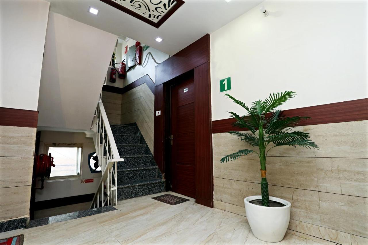 Hotel Toto International Dx New Delhi Exteriör bild