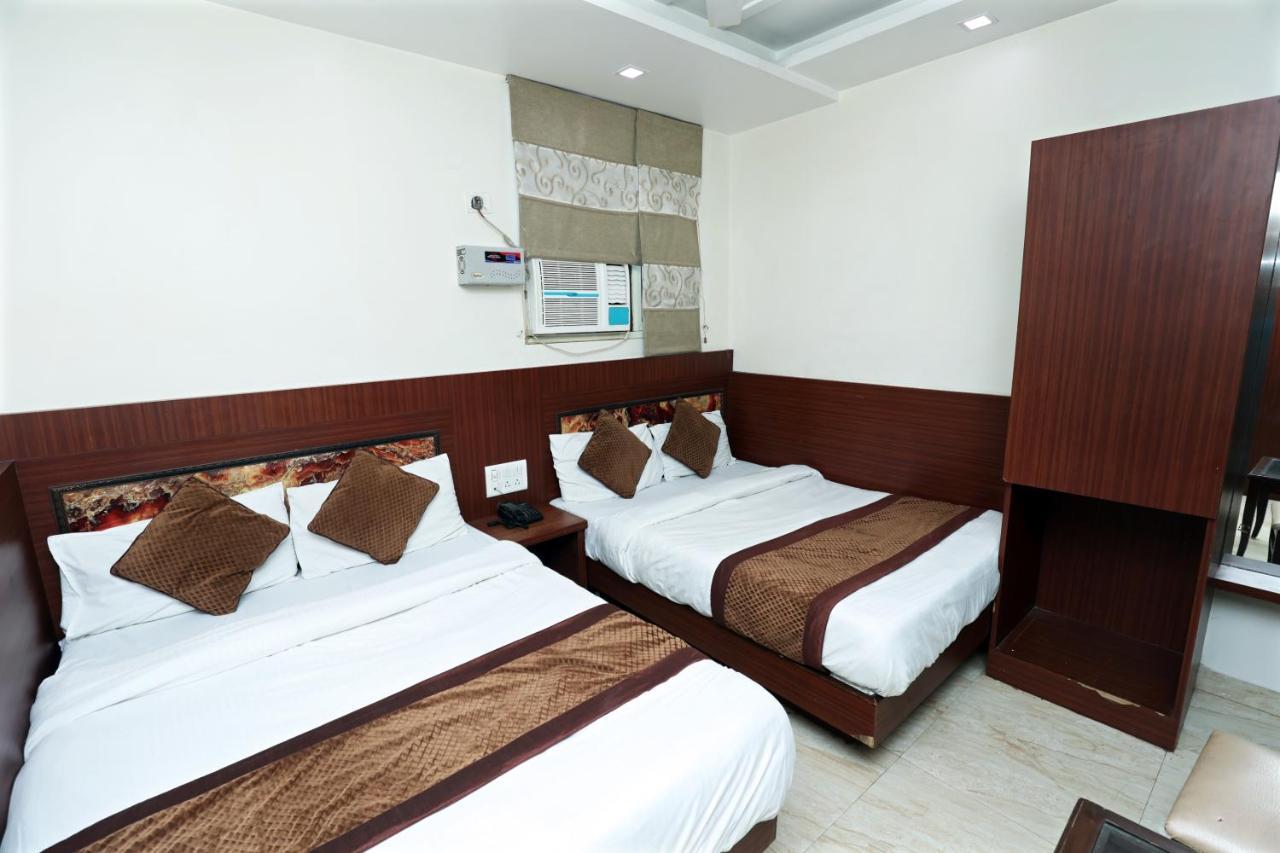 Hotel Toto International Dx New Delhi Exteriör bild
